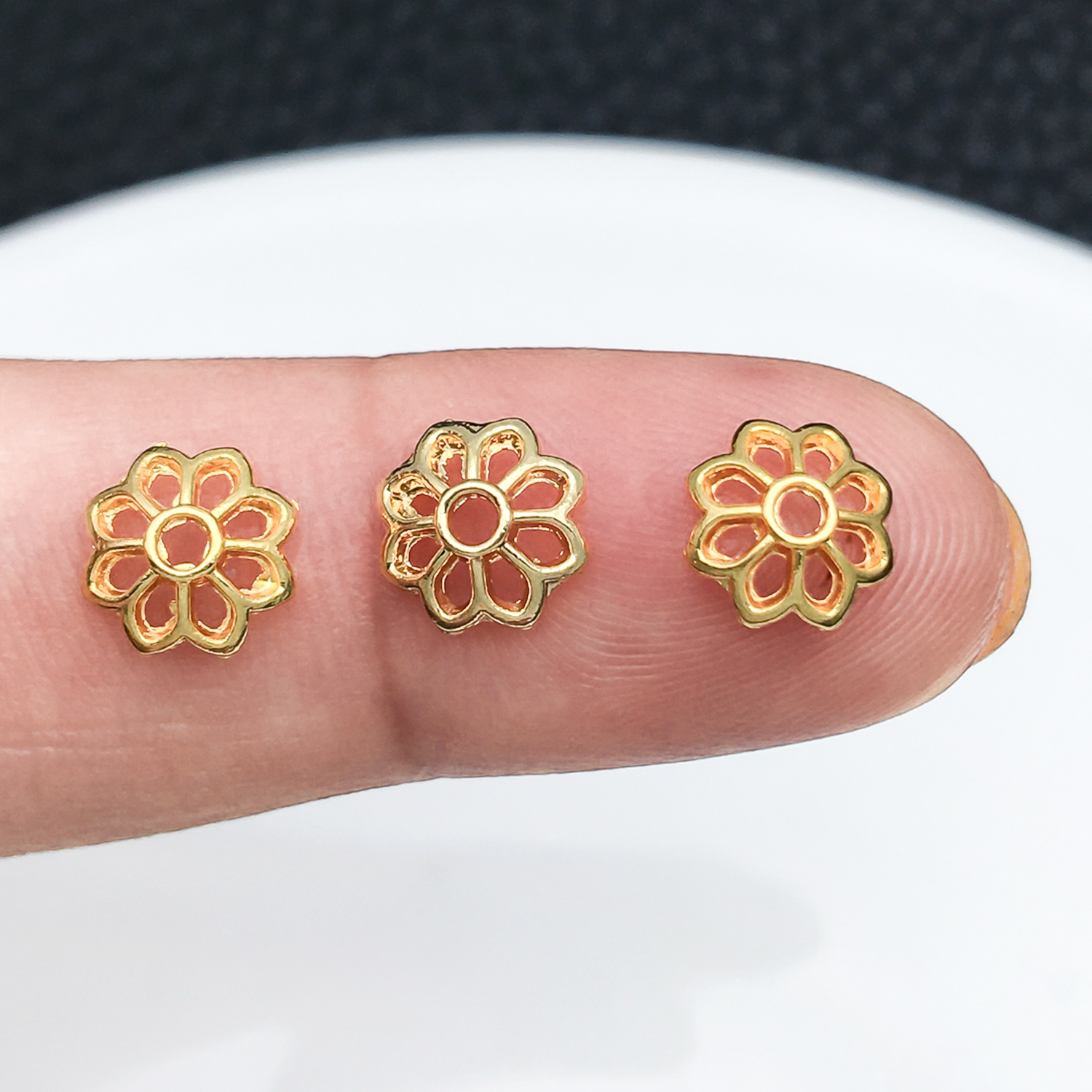 10pcs 7mm Hollow Flower Petal  - Flower Supply 评论和价格