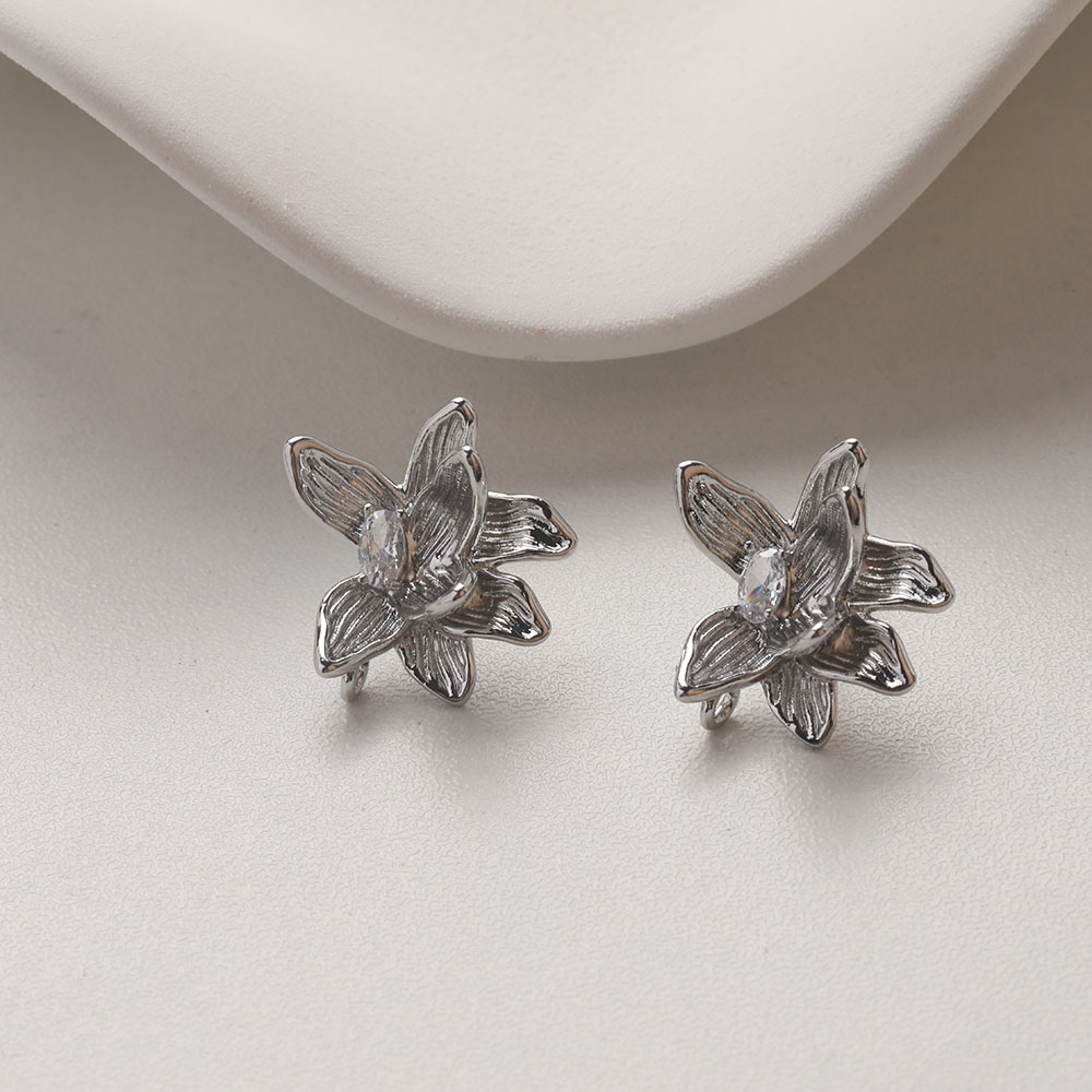 4PCS Dainty Flower Ear Studs E - Flower Supply 评论和价格